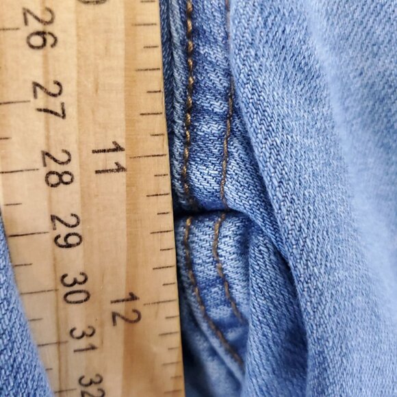 Chicos Jeans Women’s Size 2 US 12 Blue Wide Leg Crop Button Fly Frayed Hem - Picture 9 of 13